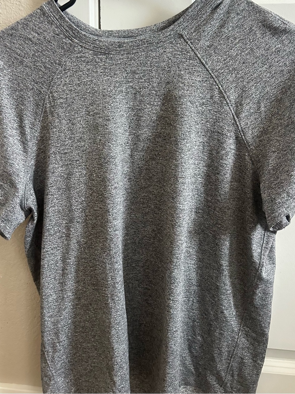 lululemon athletica Women's Grey Heather Short Sleeve Tee